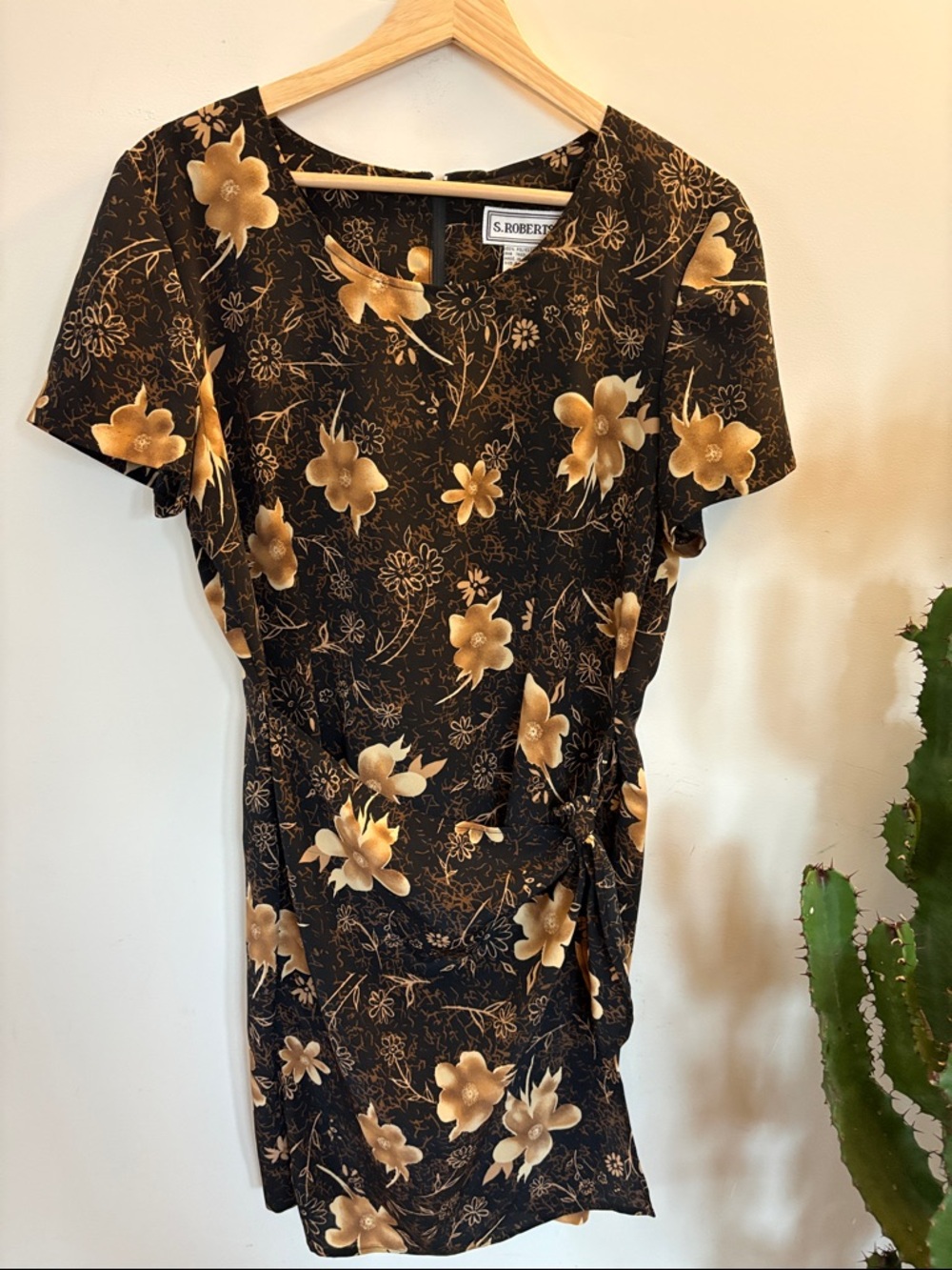 Vintage Black & Gold Floral Short-Sleeve Dress